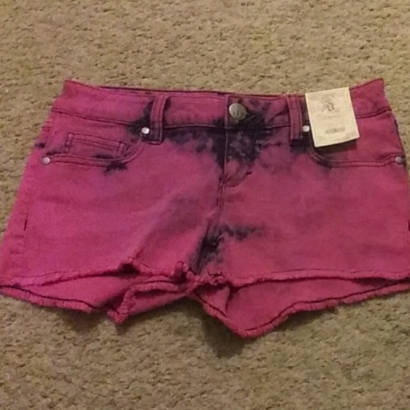 Shorts - Picture 1 of 2